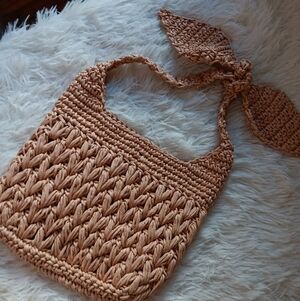 Handcrafted Tan Woven Bag, The Button Is A Little Detached But Its Like New